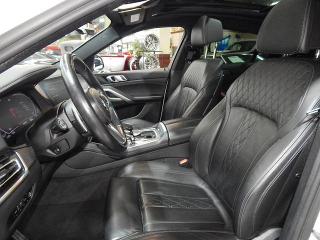 Photo of 2023 Alpine White BMW X6