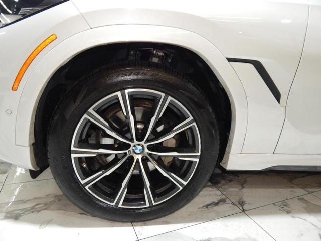 Photo of 2023 Alpine White BMW X6