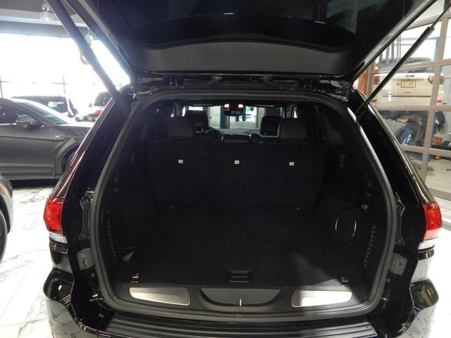 Photo of 2018 Diamond Black Jeep Grand Cherokee