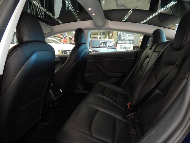 Photo of 2022 Deep Blue Metallic Tesla Model 3