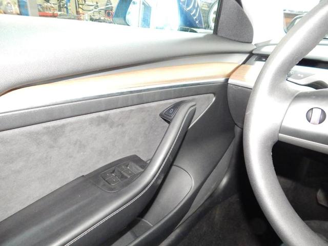 Photo of 2022 Deep Blue Metallic Tesla Model 3