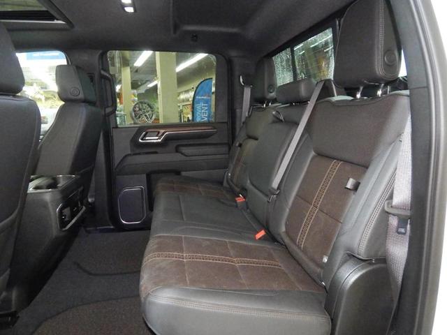 Photo of 2024 Summit White Chevrolet Silverado 2500