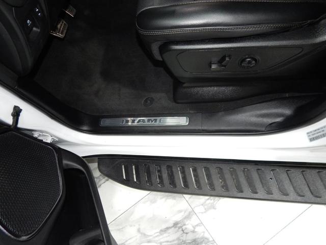 Photo of 2023 Bright White Clearcoat RAM 1500