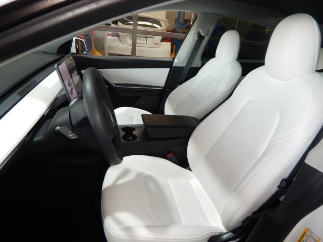 Photo of 2022 Pearl White Multi Tesla Model Y