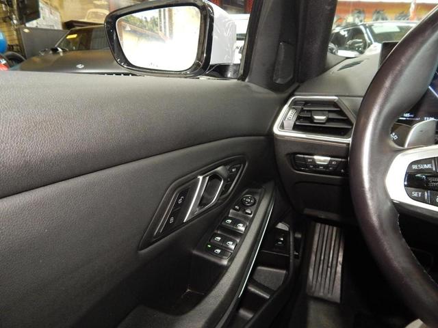 Photo of 2024 Gray Metallic BMW 330
