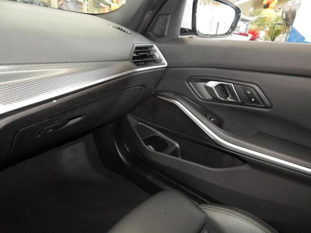 Photo of 2024 Gray Metallic BMW 330