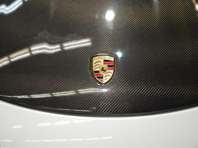 Photo of 2019 Carrara White Metallic Porsche 911