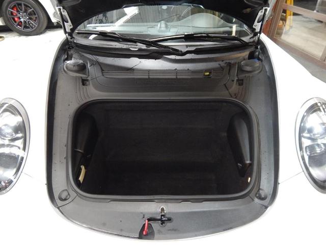 Photo of 2019 Carrara White Metallic Porsche 911