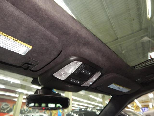 Photo of 2024 DB Black Clearcoat Dodge Durango