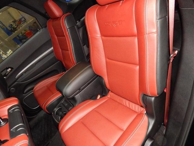 Photo of 2020 DB Black Clearcoat Dodge Durango