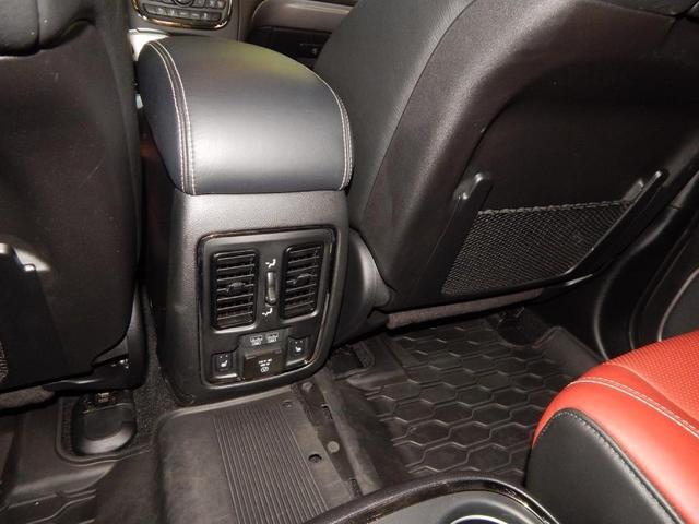 Photo of 2020 DB Black Clearcoat Dodge Durango