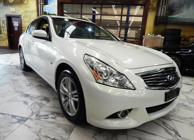 2015 Infiniti Q40
