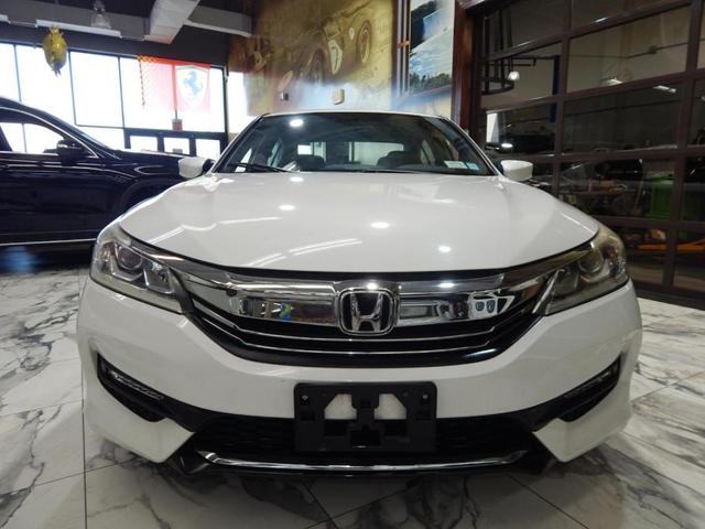 Photo of 2017 White Orchid Pearl Honda Accord