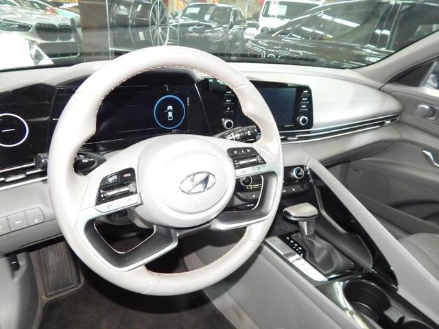 Photo of 2021 Phantom Black Hyundai ELANTRA