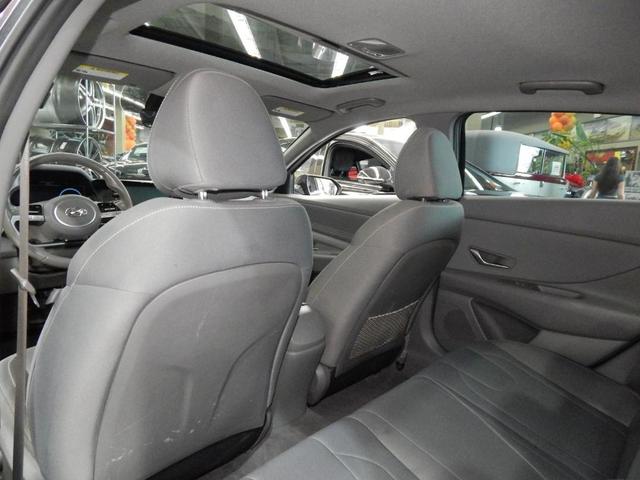 Photo of 2021 Phantom Black Hyundai ELANTRA