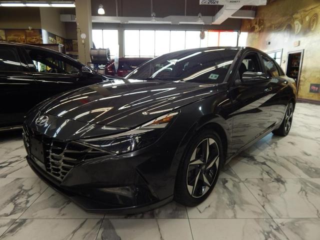 Photo of 2021 Phantom Black Hyundai ELANTRA