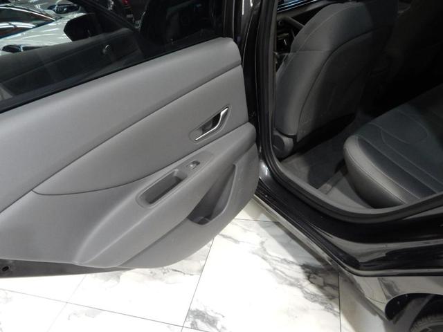 Photo of 2021 Phantom Black Hyundai ELANTRA