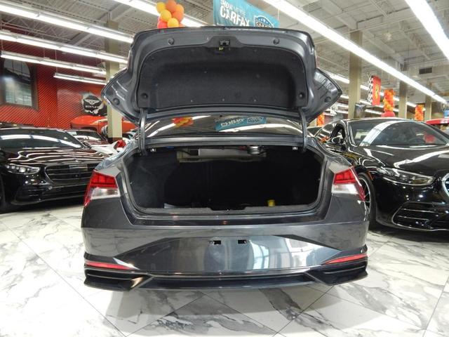 Photo of 2021 Phantom Black Hyundai ELANTRA