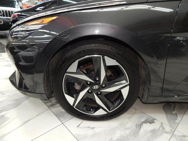 Photo of 2021 Phantom Black Hyundai ELANTRA