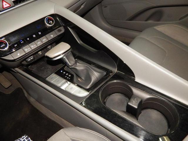 Photo of 2021 Phantom Black Hyundai ELANTRA