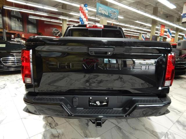 Photo of 2025 Black Chevrolet Colorado