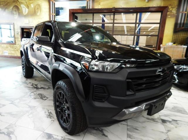 Photo of 2025 Black Chevrolet Colorado