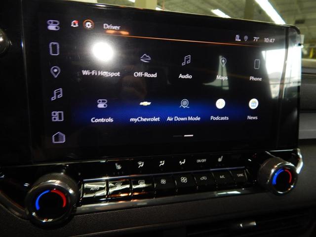 Photo of 2025 Black Chevrolet Colorado