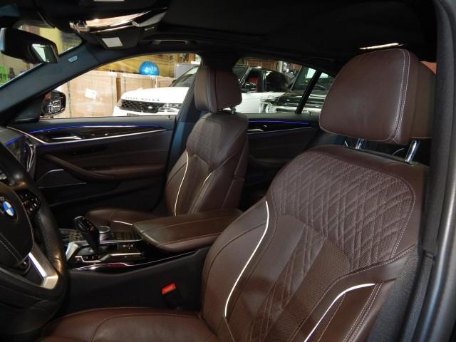 Photo of 2022 Jet Black BMW 530