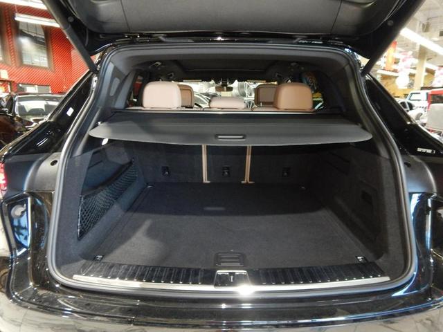 Photo of 2023 Black Porsche Cayenne