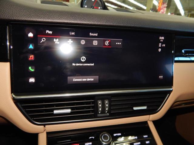 Photo of 2023 Black Porsche Cayenne