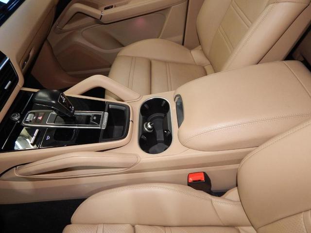 Photo of 2023 Black Porsche Cayenne