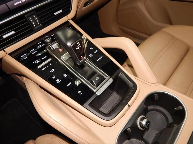 Photo of 2023 Black Porsche Cayenne