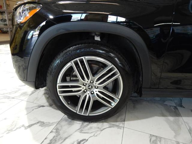Photo of 2024 Gray Metallic Mercedes-Benz GLS 450