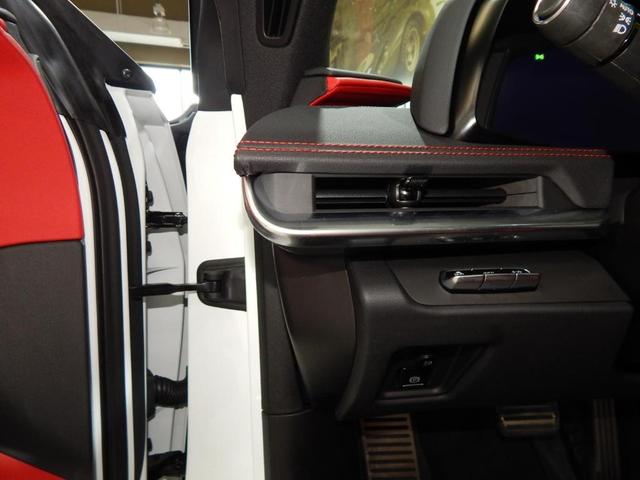 Photo of 2024 Arctic White Chevrolet Corvette