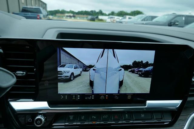 Photo of 2025 Summit White GMC Sierra 3500