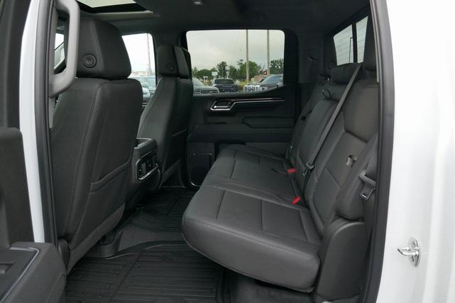 Photo of 2025 Summit White GMC Sierra 1500