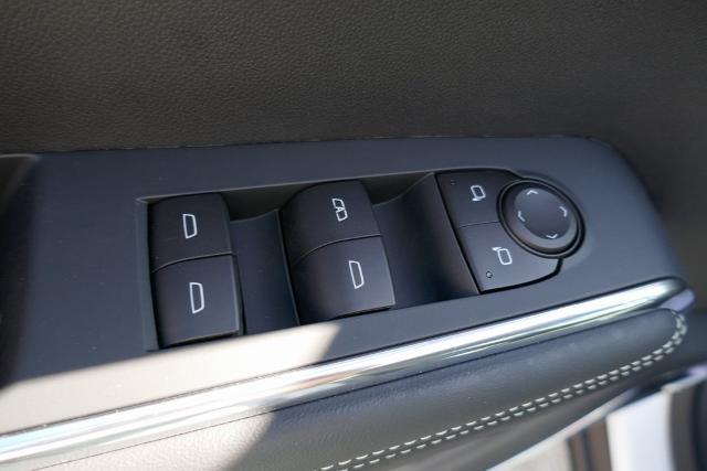 Photo of 2025 Summit White GMC Acadia
