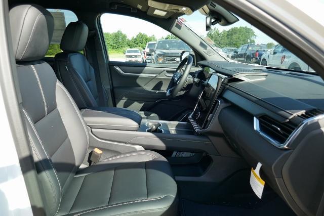 Photo of 2025 Summit White GMC Acadia
