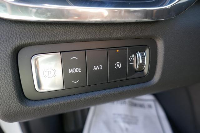 Photo of 2025 Summit White GMC Acadia