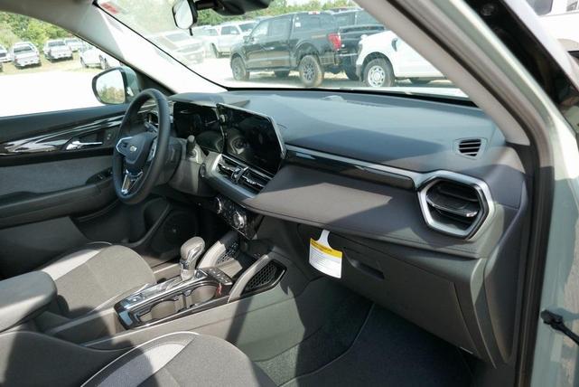 Photo of 2026 Green Chevrolet Trailblazer