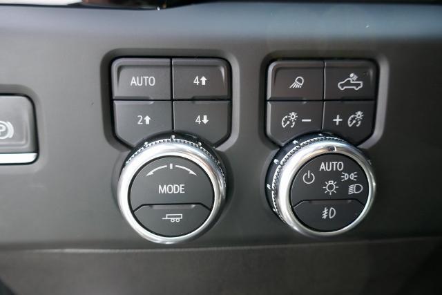 Photo of 2025 Summit White GMC Sierra 2500