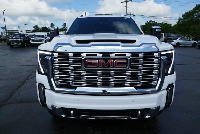 Photo of 2025 Summit White GMC Sierra 2500
