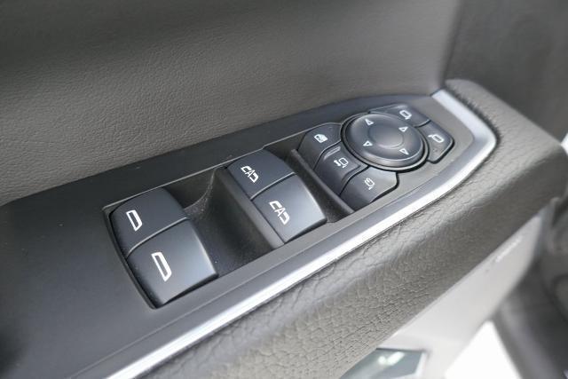 Photo of 2025 Summit White GMC Sierra 2500