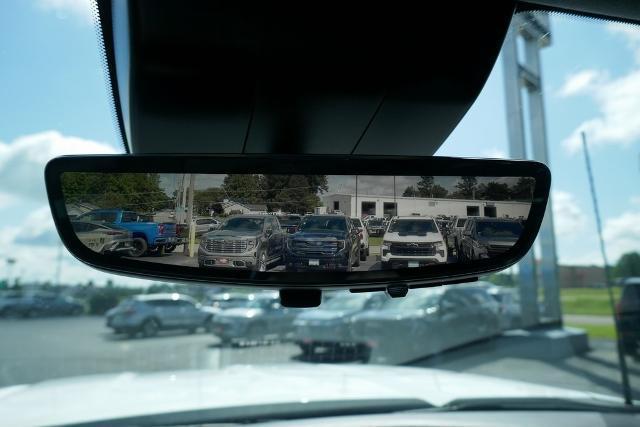 Photo of 2025 Summit White GMC Sierra 2500
