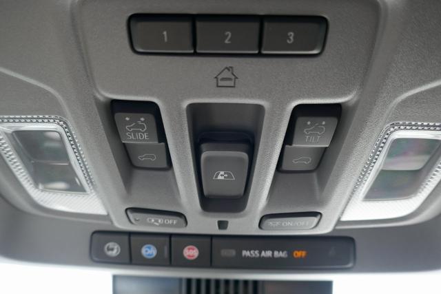 Photo of 2025 Summit White GMC Sierra 2500