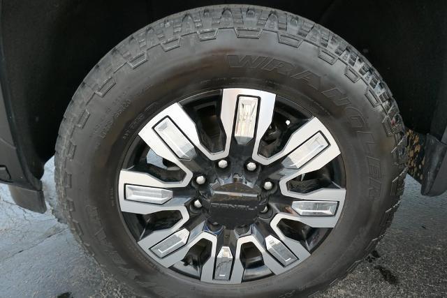 Photo of 2024 Onyx Black GMC Sierra 2500