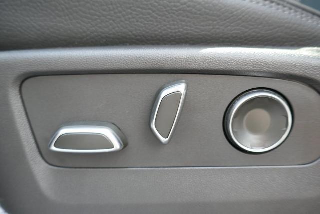 Photo of 2024 Onyx Black GMC Sierra 2500