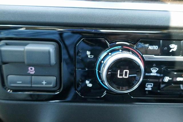 Photo of 2025 Summit White GMC Sierra 1500