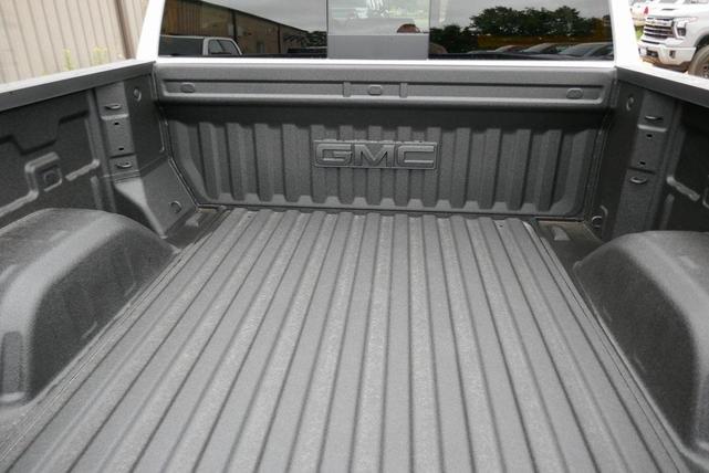 Photo of 2025 Summit White GMC Sierra 1500