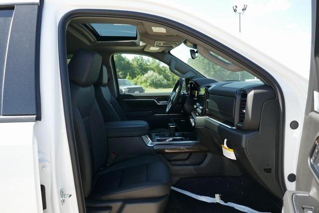 Photo of 2025 Summit White GMC Sierra 1500